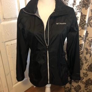Columbia OMNI SHIELD rain jacket. Size small